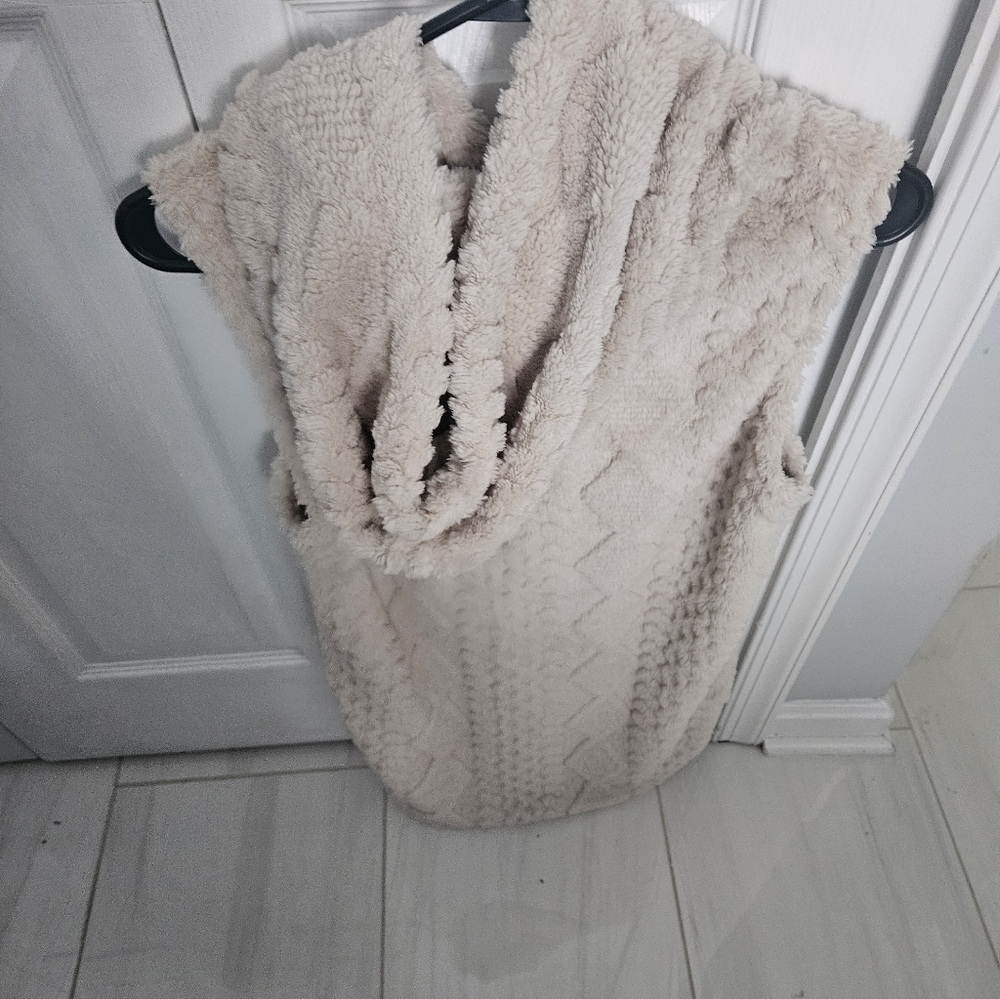 NWOT Cozy Cream Hooded Vest with Button Accents - Picture 3 of 7